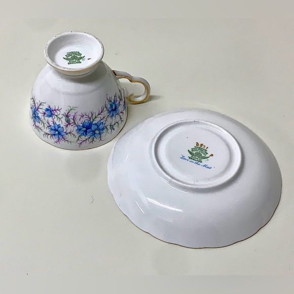Vintage Royal Tuscan LOVE IN THE MIST Blue Footed Tea Cup & Saucer Set - Picture 7 of 16